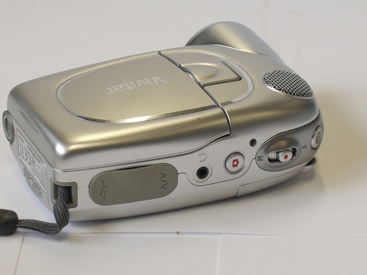 mwclassiccameras-20230428-60 Vivitar DVR-310 Digital Video Camcorder & Digital Still Camera, 3MP, c2004 with 7.7mm f3 lens, wrist strap, CD, Instructions, leads, Mini Tripod, pouch case & makers box