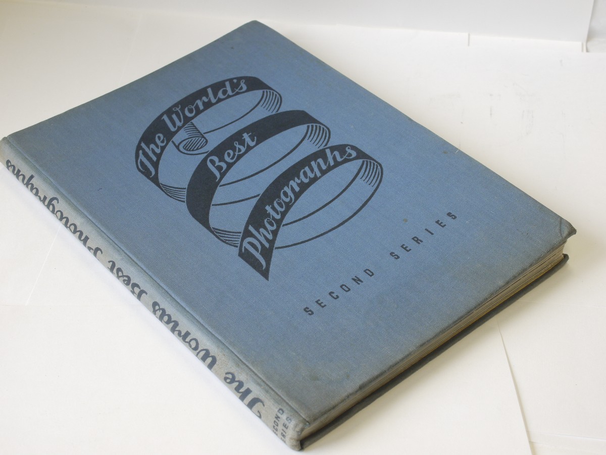 mwclassiccameras-20230505-166 The World's Best Photographs - Second Series. Hardbound. 192 pages in English