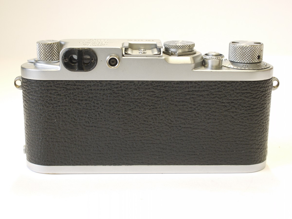 mwclassiccameras-20230512-140 Leica IIf Red-dial body (No.575364)
