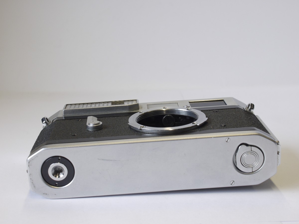 mwclassiccameras-20230512-26 Canon 7 selenium metered chrome Leica Copy body, Leica L39 screw mount