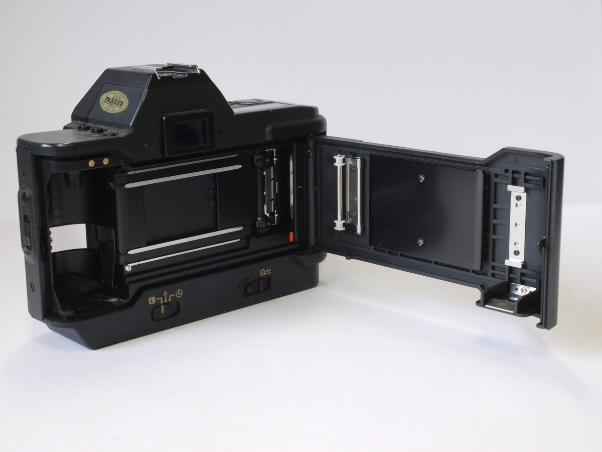 mwclassiccameras-20230512-50 Canon T80 35mm AF SLR + Canon 35-70mm f3.5-4.5 AC Zoom AF lens, with Canon front cap