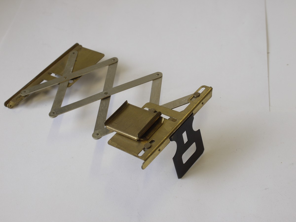 mwclassiccameras-20230526-151 The Sinclair View Meter. Brass extending sports finder, shoe fitting. With makers box. UNCOMMON