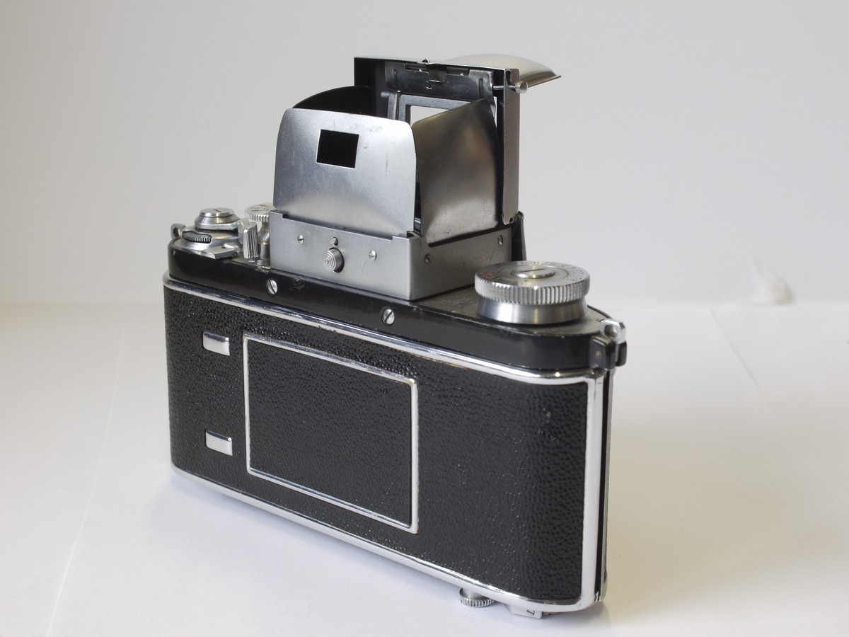 mwclassiccameras-20230526-43 Exakta Kine II 35mm SLR with waist-level finder + Carl Zeiss Jena 5.8cm f2 Biotar coated black lens. UNCOMMON EARLY MODEL IN NICE CONDITION