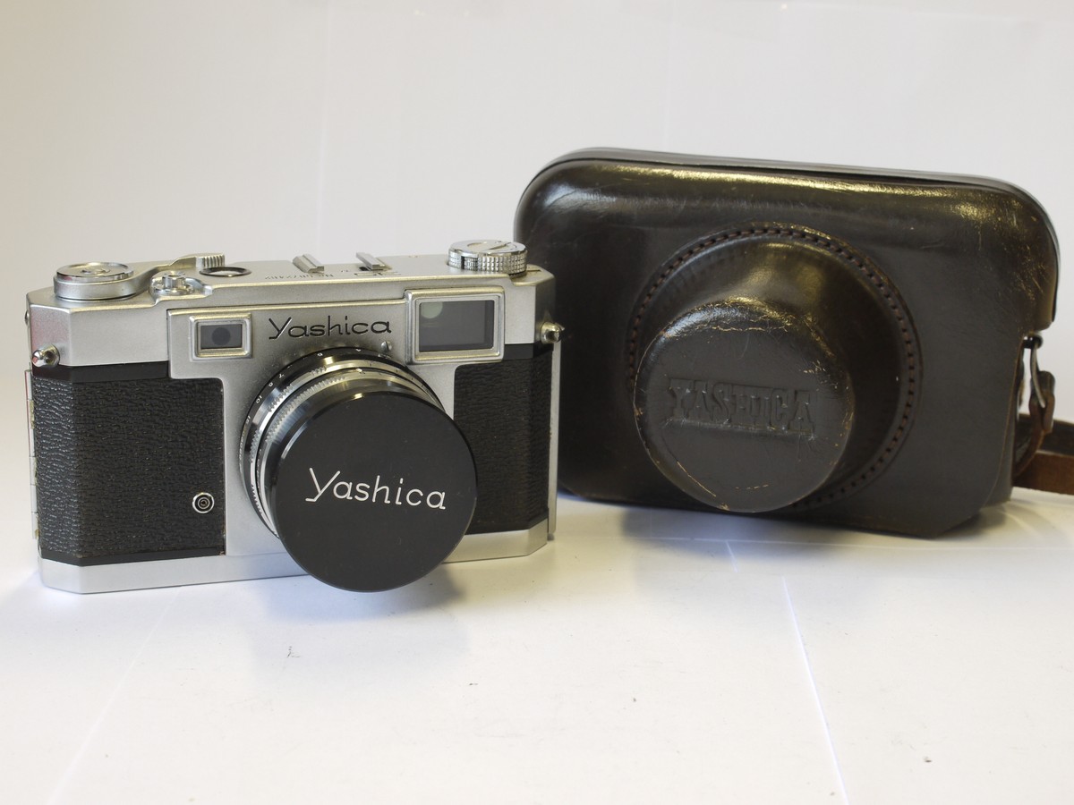 mwclassiccameras-20230602-272 Yashica 35 camera, 35mm coupled rangefinder with 4.5cm f2.8 Yashinon lens, Yashica front cap & ER case. Styled on the Nikon S3 rangefinder camera