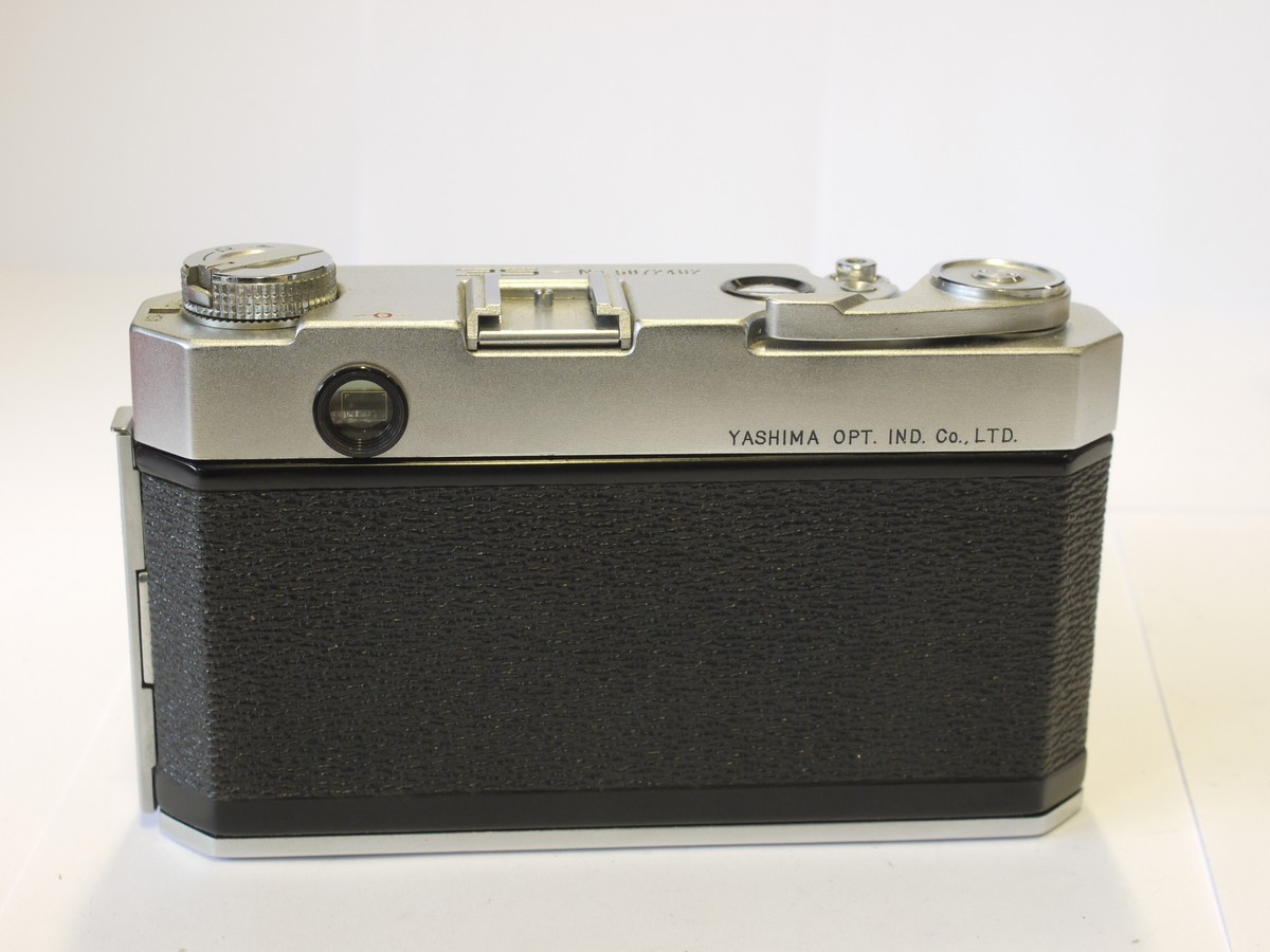 mwclassiccameras-20230602-274 Yashica 35 camera, 35mm coupled rangefinder with 4.5cm f2.8 Yashinon lens, Yashica front cap & ER case. Styled on the Nikon S3 rangefinder camera
