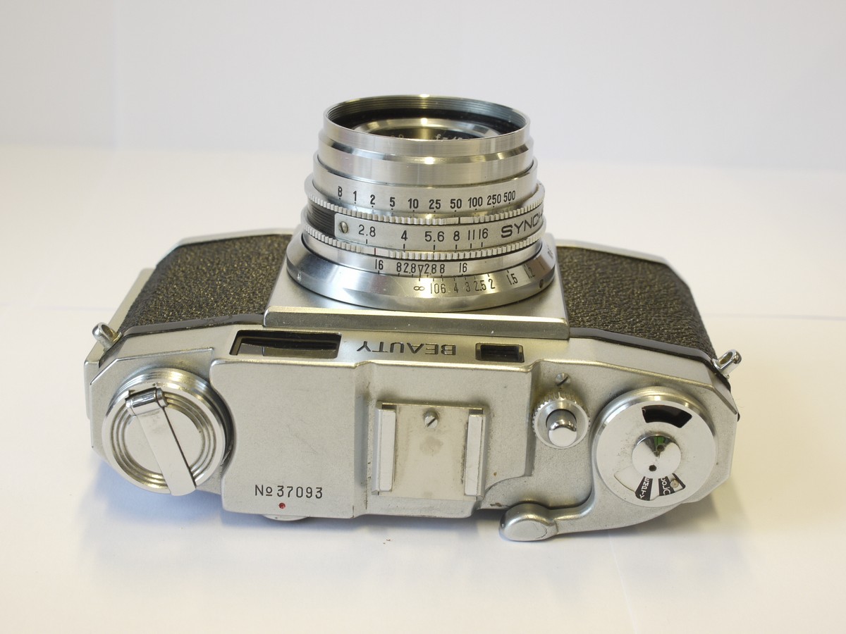 mwclassiccameras-20230602-3 Beauty 35mm coupled rangefinder camera with 45mm f2.8 Canter lens in Synchro MX shutter