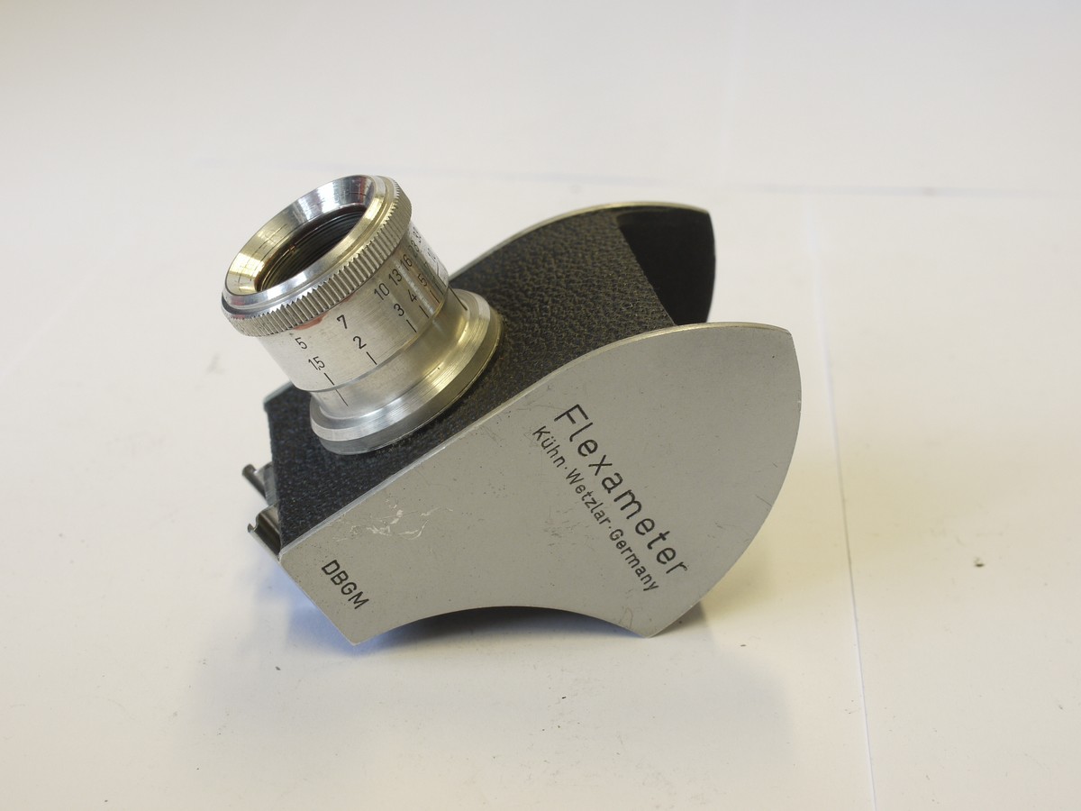 mwclassiccameras-20230602-332 Kuhn Wetzlar Flexameter shoe mounting waist-level finder with 50mm f2.8 Rekatar focusing lens