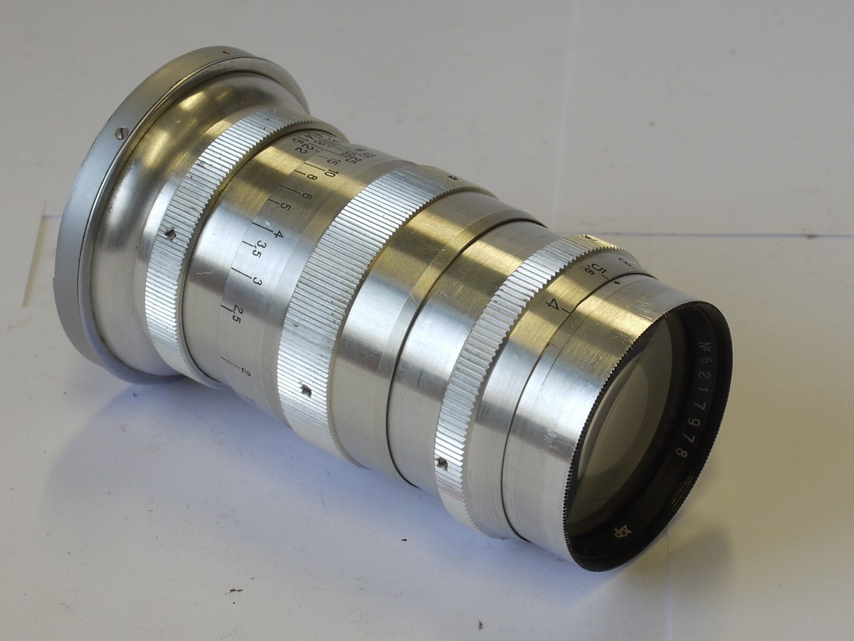 mwclassiccameras-20230602-421 Krasnagorsk 135mm f4 Jupiter-11 coated chroe bayonet lens for Kiev 4 + makers front cap