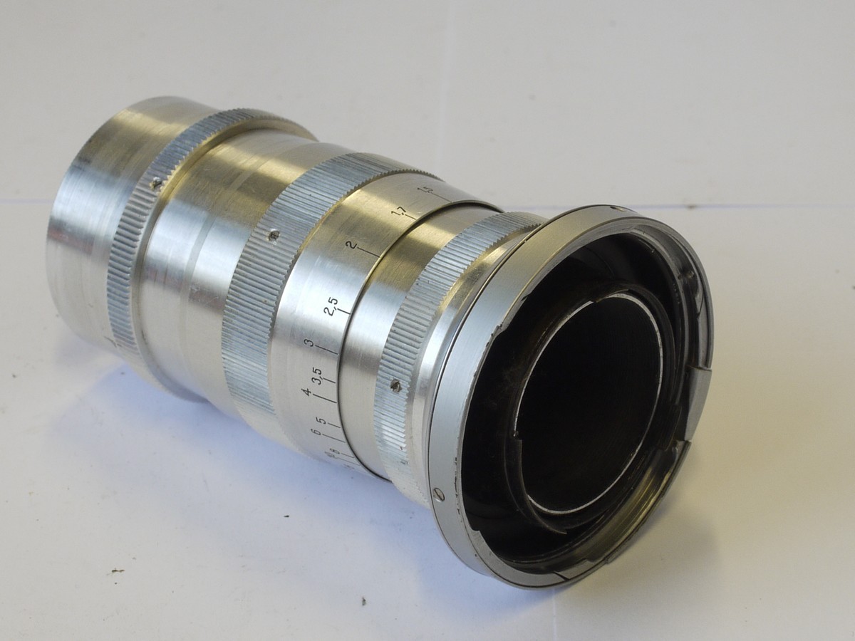 mwclassiccameras-20230602-422 Krasnagorsk 135mm f4 Jupiter-11 coated chroe bayonet lens for Kiev 4 + makers front cap