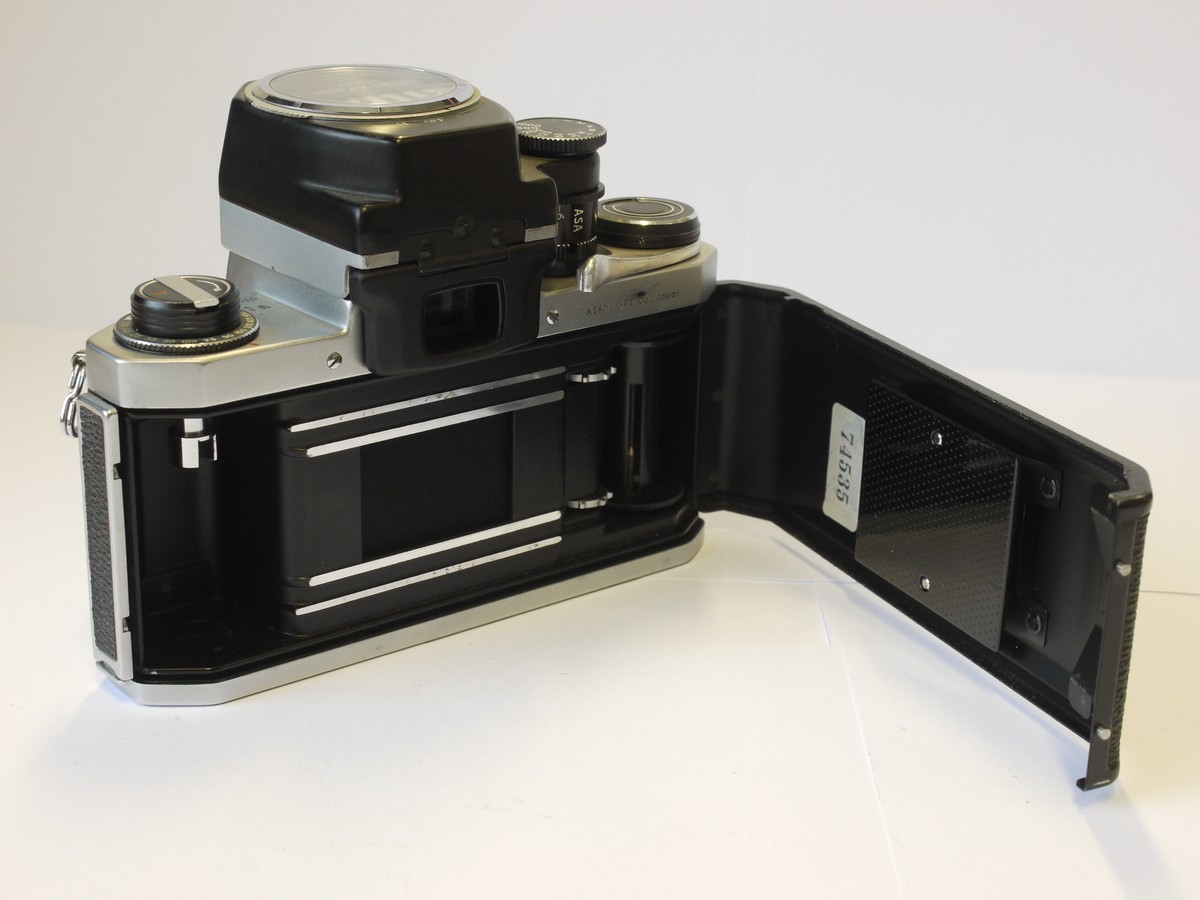mwclassiccameras-20230602-54 Pentax S1A with CDS Metering prism finder + 55mm f2 Super Takumar M42 screw mount lens