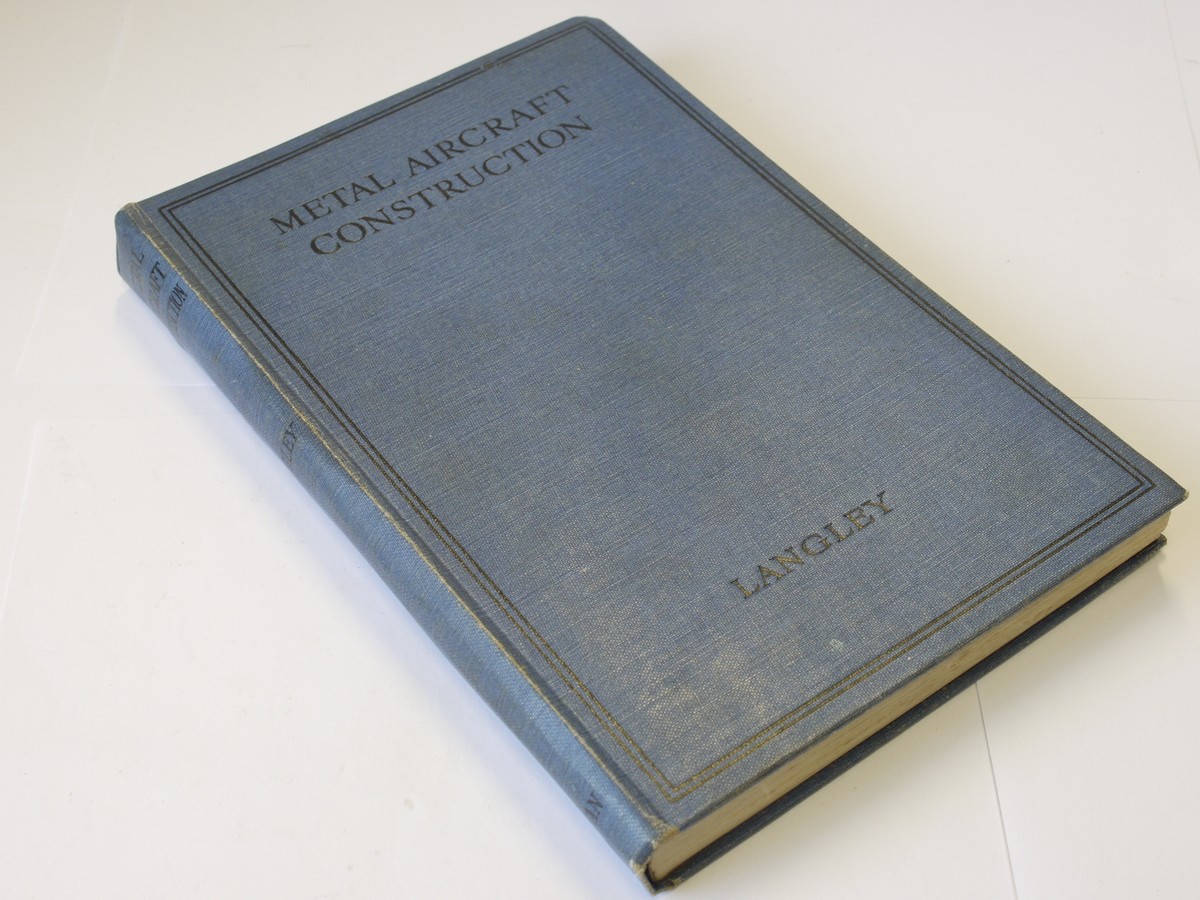 mwclassiccameras-20230609-205 Metal Aircraft Construction, book by Marcus Langley c1942. Hardbound, 44 pages in English