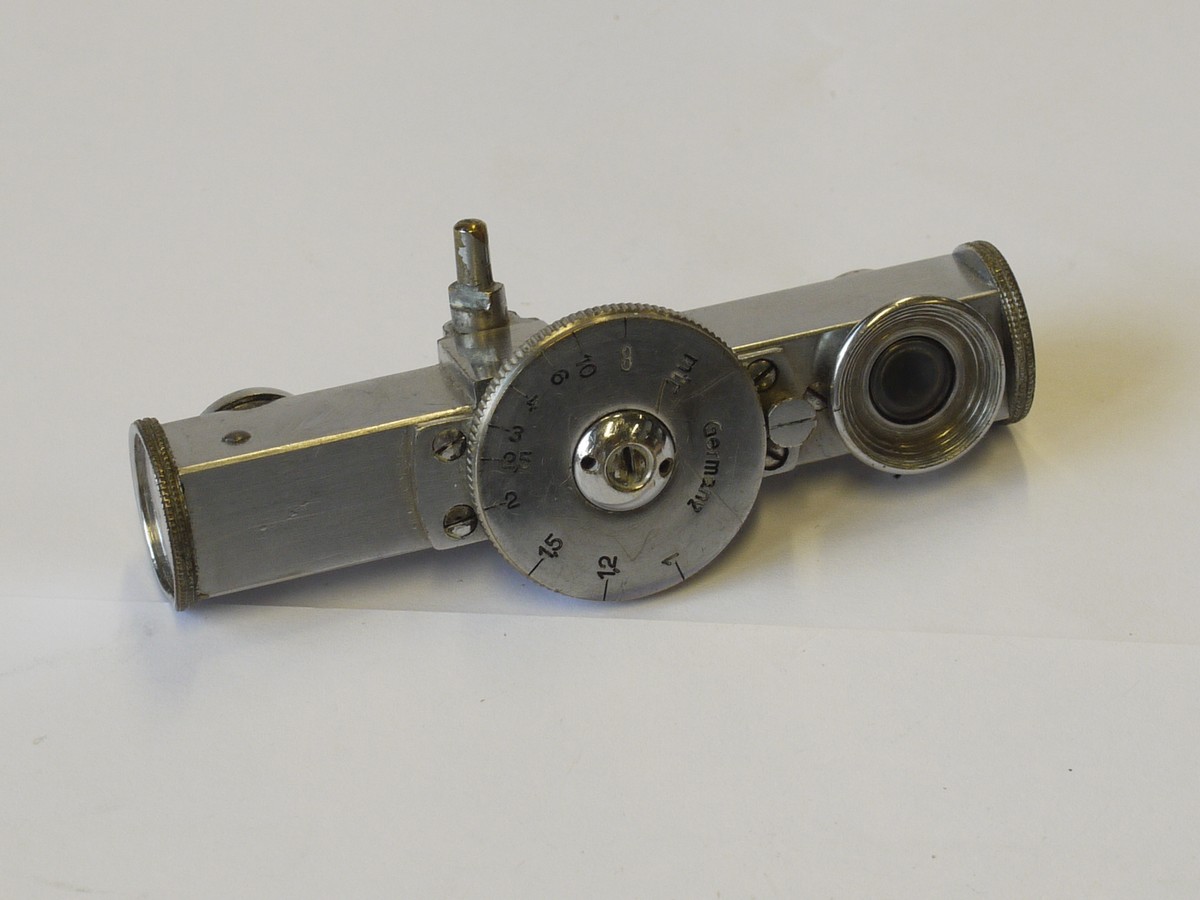 mwclassiccameras-20230616-144 Independent made short base shoe finder, all polished white metal casing, with pillar but no accessory shoe. Has built-in Yellow contrast filter. Scale in Metres. Copy of Leitz FOKOS