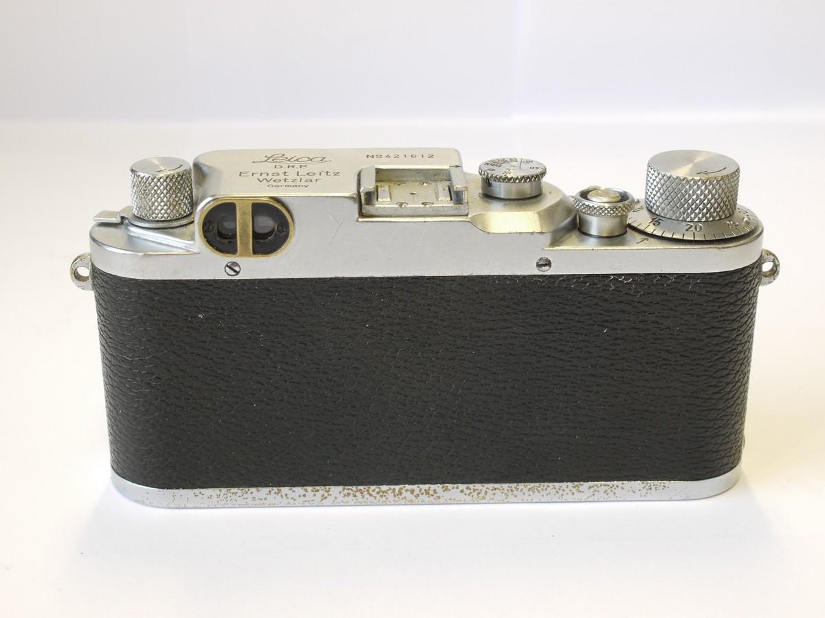 mwclassiccameras-20230616-2 Zeiss Ikon Contarex metal lens hood, crackle finish, for 50-135mm Contarex lenses