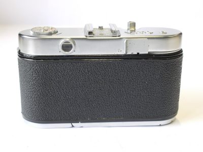 Voigtlander Vito B 35mm viewfinder camera with 50mm f3.5 Color-Skopar lens in Prontor-SVS shutter