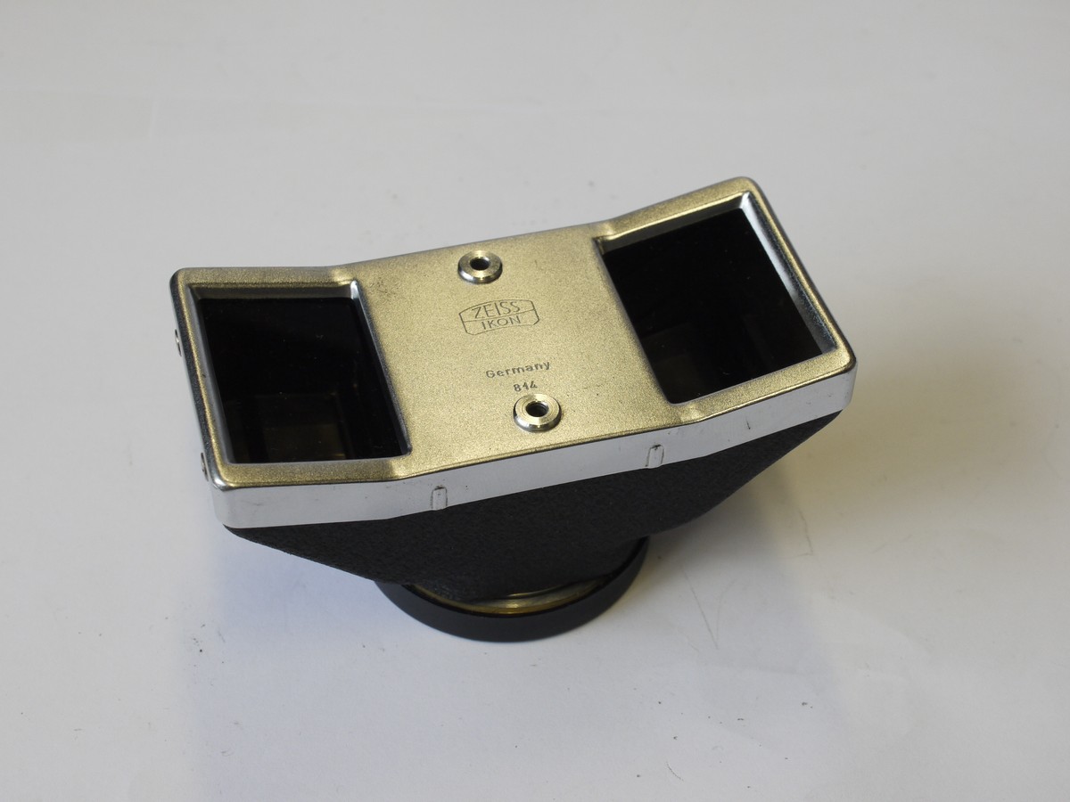 mwclassiccameras-20230616-275 Zeiss Ikon Stereo Beam Splitter (814)with adapter for use with 49mm filter thread (Contarex) lenses. With beam splitter (814/02 & front cap