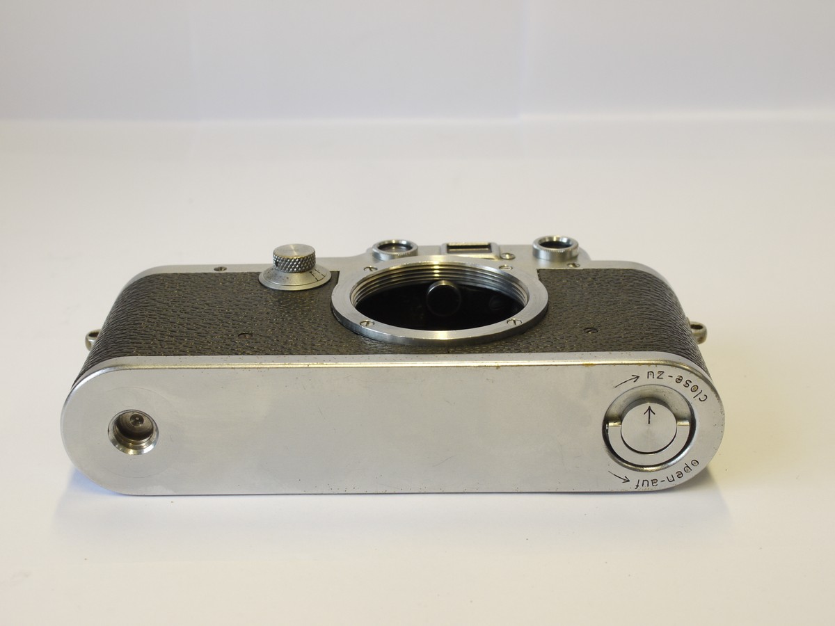 mwclassiccameras-20230616-4 Weston Euromaster selenium cell hand-held meter with Invercone, both in makers cases with strap
