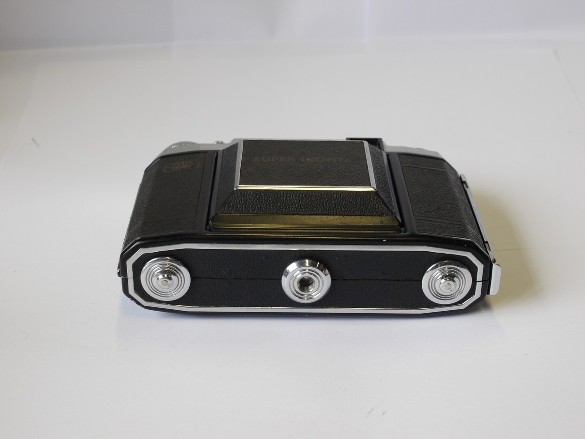 mwclassiccameras-20230623-58 Zeiss Ikon Super Ikonta III (531/16) 6x6 folding coupled rangefnder camera with Zeiss Opton 75mm f3.5 Tessar coated lens in Synchro Compur shutter + makers ER case