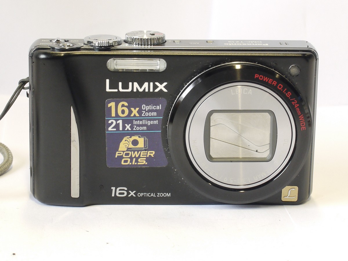 mwclassiccameras-20230728-158 Panasonic Lumix DMC-TZ19 14.1MP black compact camera with LEICA 4.3-68.8mm f3.3-5.9 ASPH Vario Elmar, with Battery, wrist strap & case