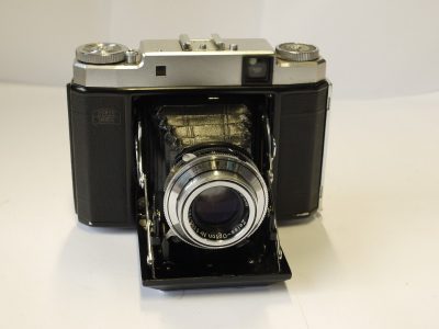 Zeiss Ikon Super Ikonta III (531/16) 6x6 folding coupled rangefnder camera with Zeiss Opton 75mm f3.5 Tessar coated lens in Synchro Compur shutter + makers ER case