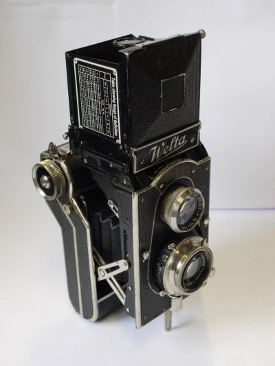 Welta Perfekta 6x6 folding TLR with 7.5cm f3.8 Tessar uncoated lens in Compur shutter + makers hard leather carry case