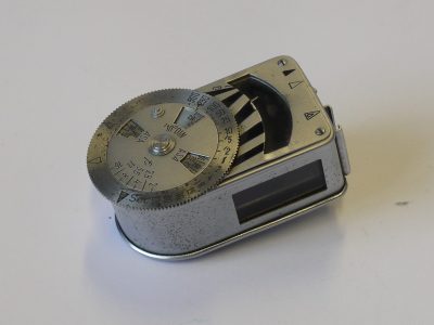 Leitz Metraphot Accessory shoe mounting selenium cell meter. NON-WORKING