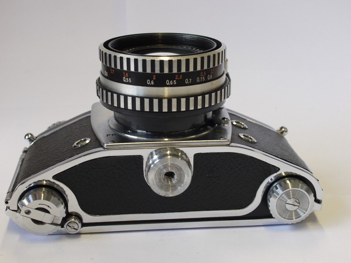 mwclassiccameras-20230818-131 Exakta Varex Iib 35mm SLR with waistlevel finder + Carl Zeiss Jena 50mm f2 Pancolar lens & ER case