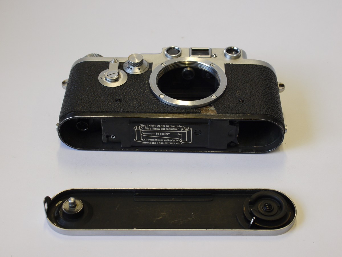 mwclassiccameras-20230825-27 Leica IIIf Black-Dial body, with delayed action (No.461585)