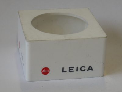 Leitz "Leica" white perspex lens display stand for lens diameter 60mm (83 x 83 x 45mm) Article Nr.941330