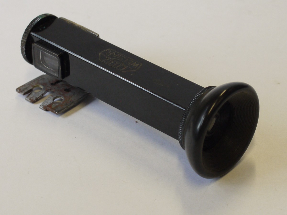 mwclassiccameras-20230825-56 Leitz right-angle shoe fitting finder. Black (WINKO). With replaced shoe fitting