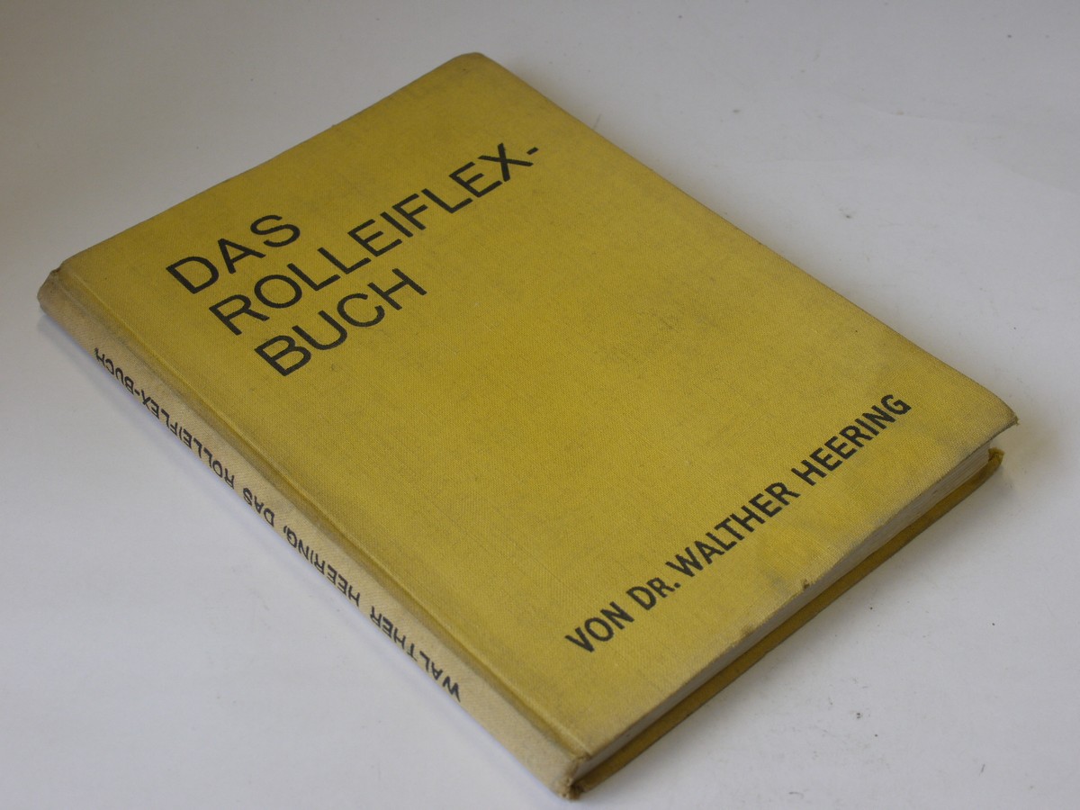 mwclassiccameras-20230901-214 "Das Rolleiflex Buch" by Dr Walther Heering c1934, Hardbound. 158 pages in German