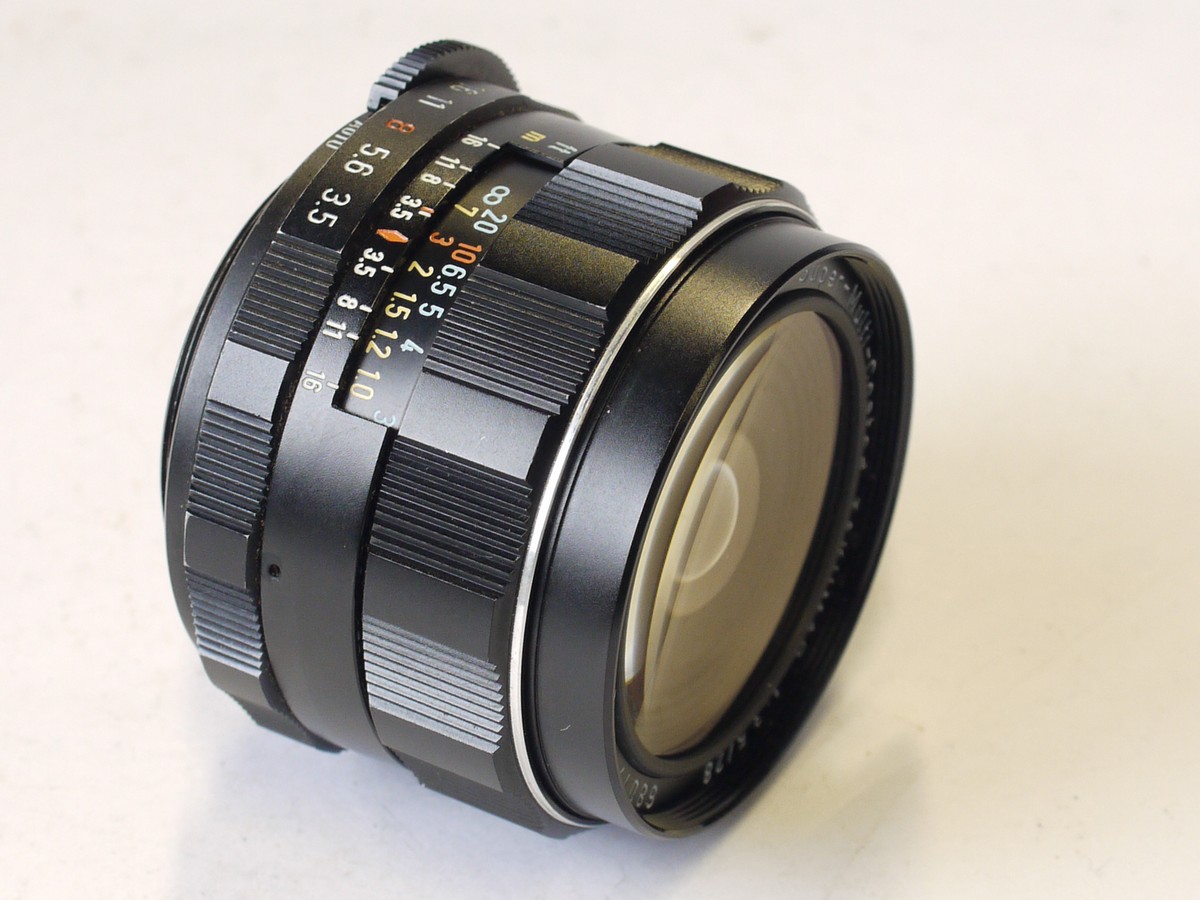 mwclassiccameras-20230908-345 Pentax 28mm f3.5 Super-Multi-Coated Takumar manual focus M42 screw mount lenbs + Pentax lens case