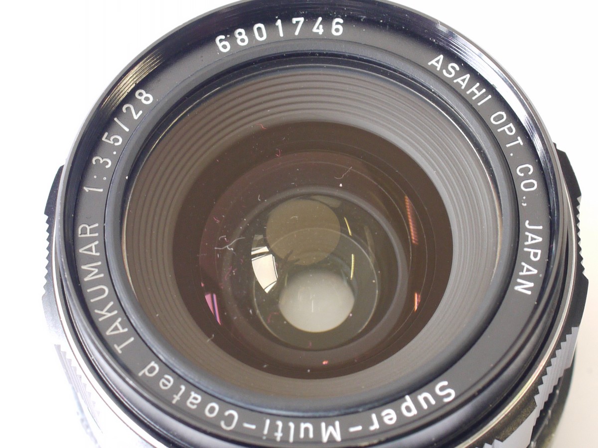 mwclassiccameras-20230908-347 Pentax 28mm f3.5 Super-Multi-Coated Takumar manual focus M42 screw mount lenbs + Pentax lens case