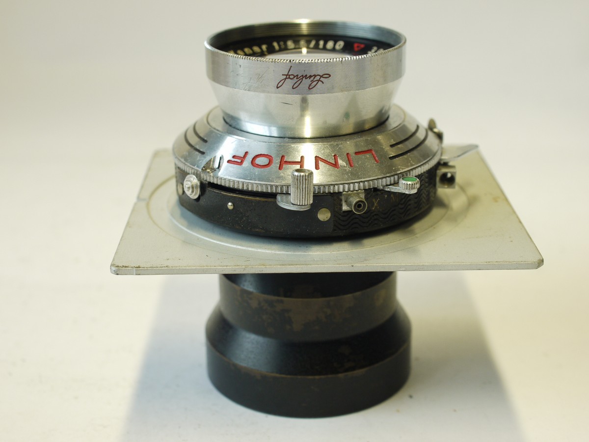 mwclassiccameras-20230908-448 Schneider 180mm f5.5 Tele-Xenar Linhof Selected lens in Synchro Compur shutter + metal panel (75-82mm) + Linhof lens hood (houses lollipop filters)