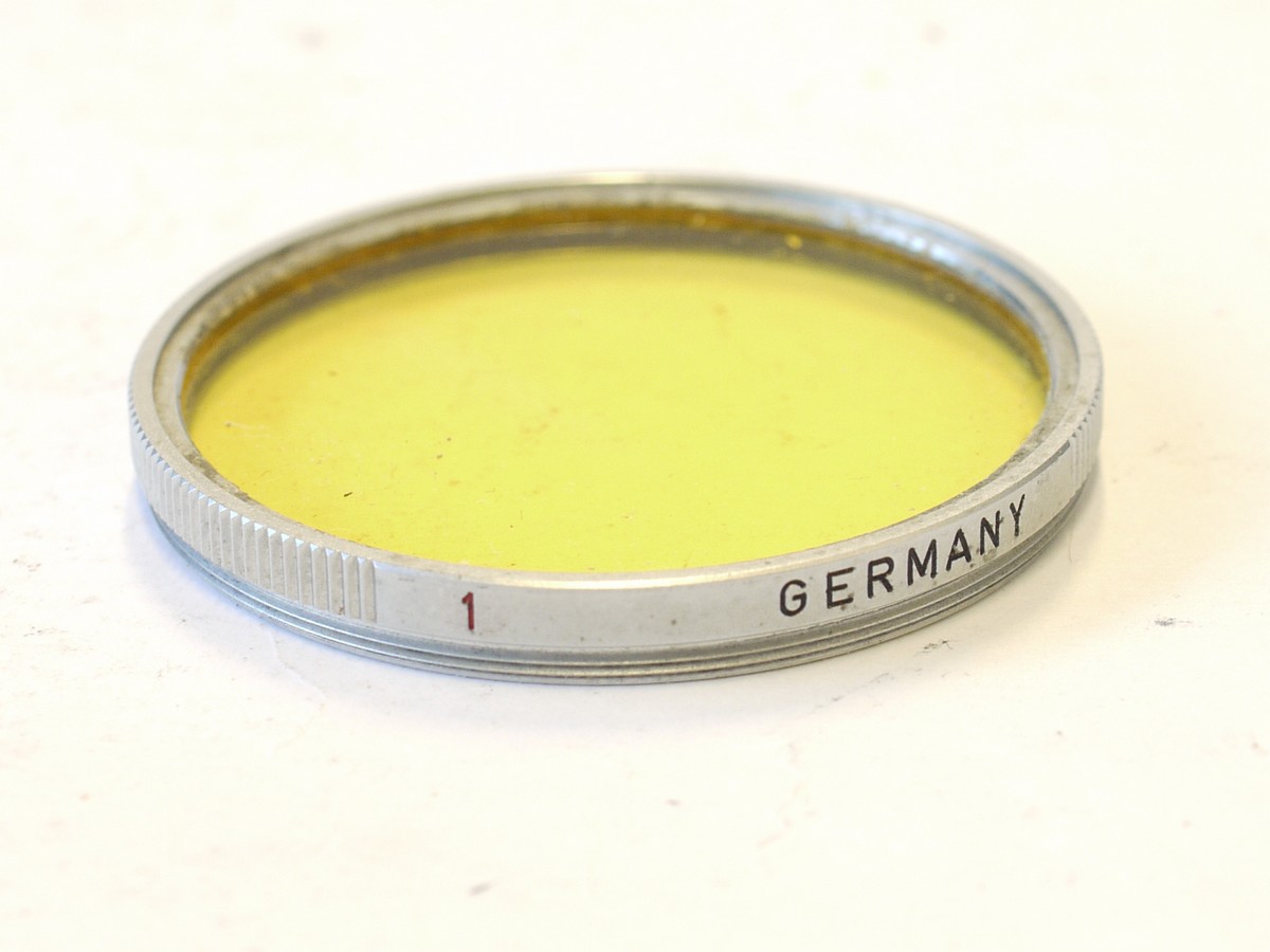 mwclassiccameras-20230915-38 Leitz E41 Yellow "1" filter, chromrim, for 50mm f1.5 Summarit/Xenon lenses