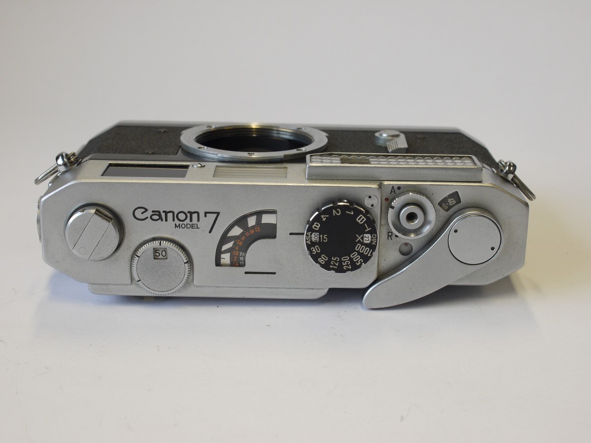mwclassiccameras-20230922-128 Canon 7 Leica Copy body, selenium cell metered (No.858267)