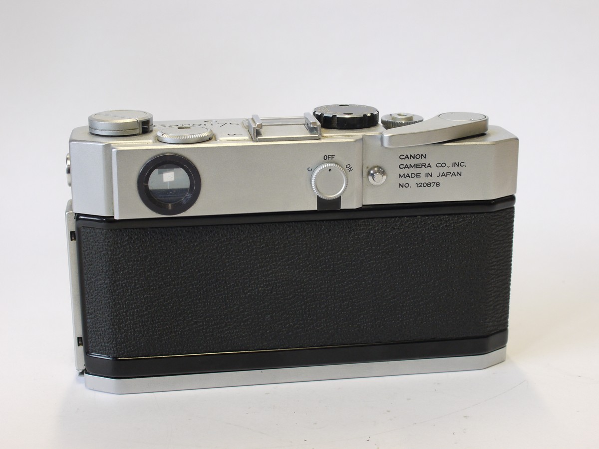mwclassiccameras-20230922-132 Canon 7Sz Leica Copy body, chrome, CDS metered (No.120878)