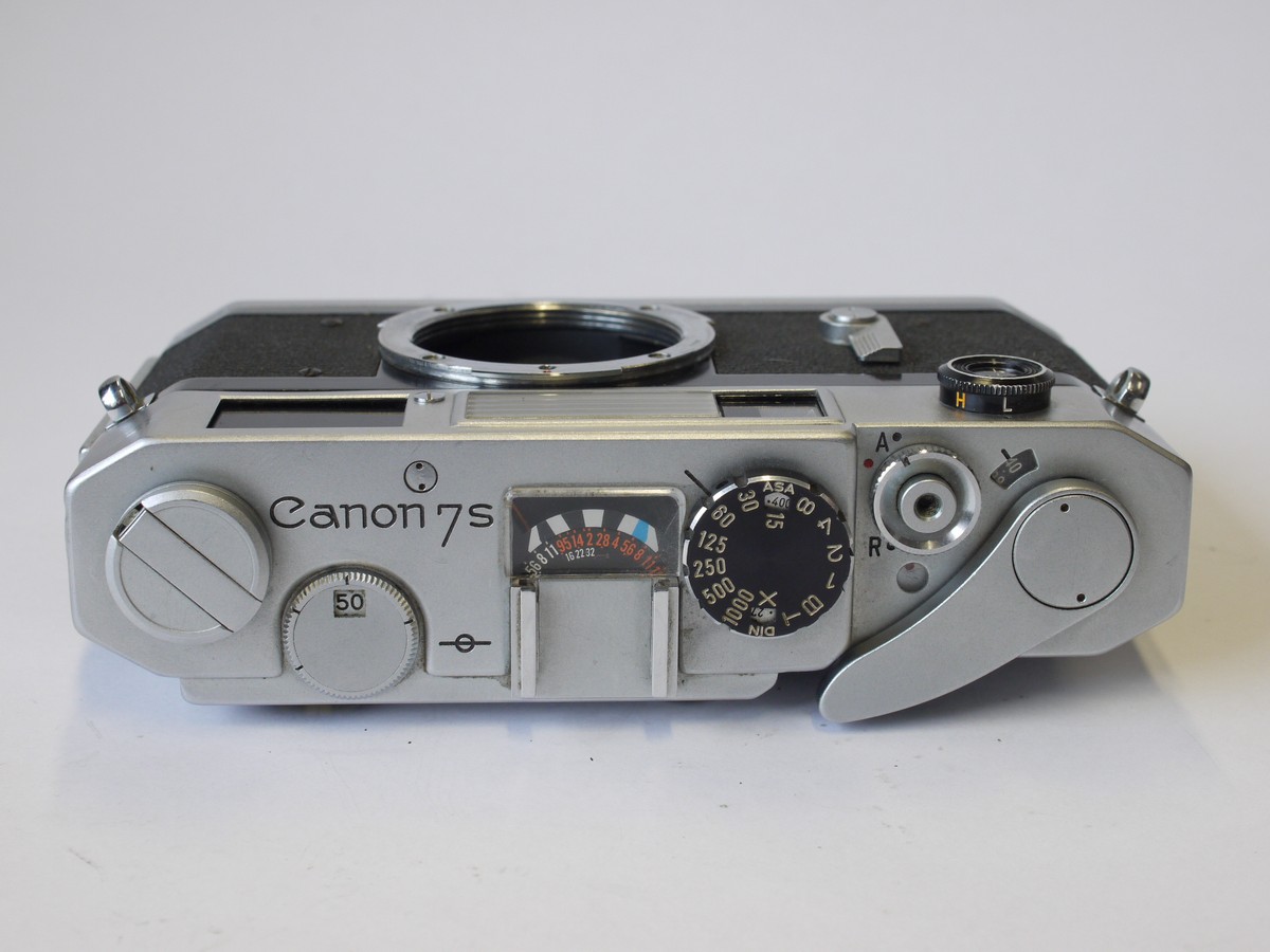 mwclassiccameras-20230922-133 Canon 7Sz Leica Copy body, chrome, CDS metered (No.120878)