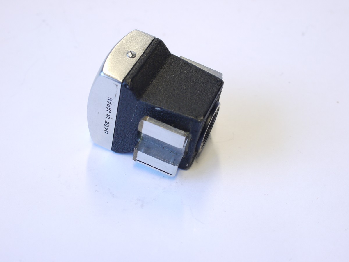 mwclassiccameras-20230922-172 Canon 19mm f3.5 black & chrome lens, Leica L39 Rangefinder coupled, with 55mm SL39.3C Skylight filter & frpont cap + Canon 19mm Optics shoe finder. RARE