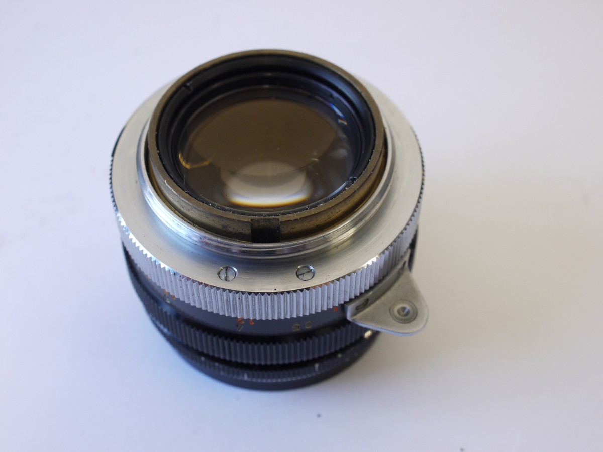 mwclassiccameras-20230922-217 Canon 50mm f2.2 black & chrome Leica L39 RF screw mount lens + Canon front cap & a rear cap