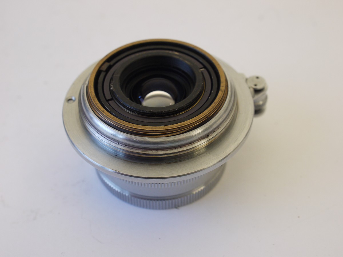 mwclassiccameras-20230922-261 Nikon Nippon Kogaku 2.8cm f3.5 W-Nikkor-C chrome Leica L39 RF coupled screw mount lens + Nikon front cap & a rear cap. RARE