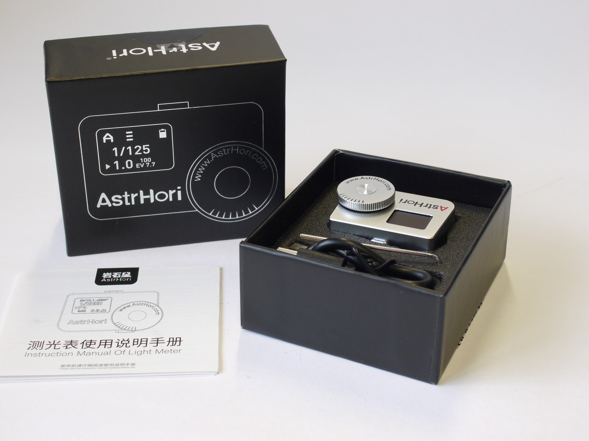 mwclassiccameras-20230922-38 AstrHori AH-M1 small shoe mounting CDS Exposure Meter, chrome, with USB charger & makers box
