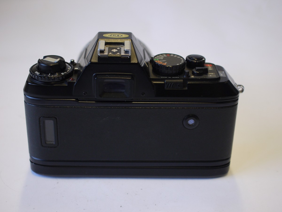 mwclassiccameras-20230929-101 Nikon F-501 35mm AF SLR + Nikon 35-70mm f3.3-4.5 AF Nikkor with Nikon front cap