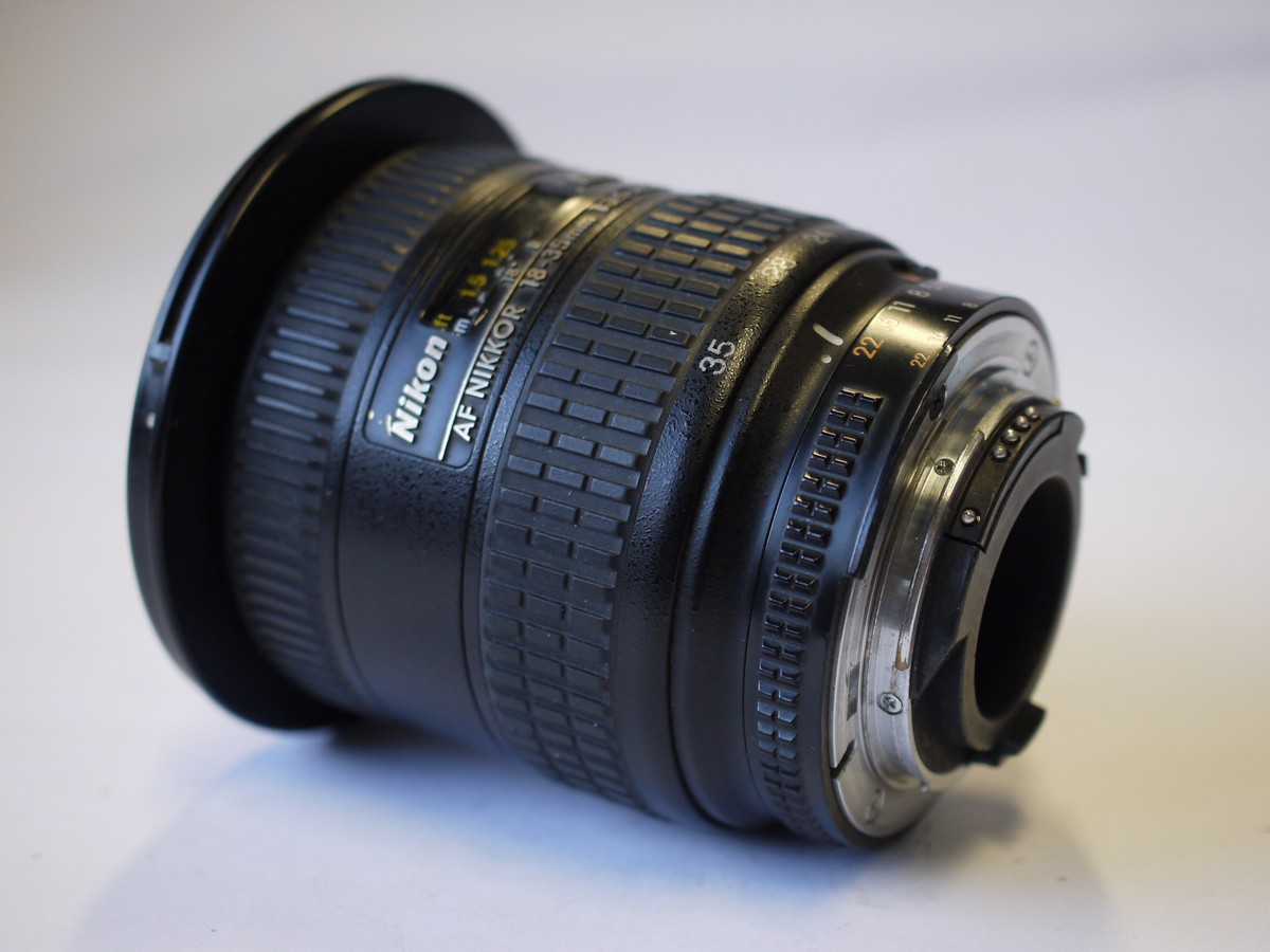 mwclassiccameras-20230929-204 Nikon 18-35mm f3.5-4.5 D AF Nikkor ED IF Aspherical lens + Bayonet lens hood & rear cap