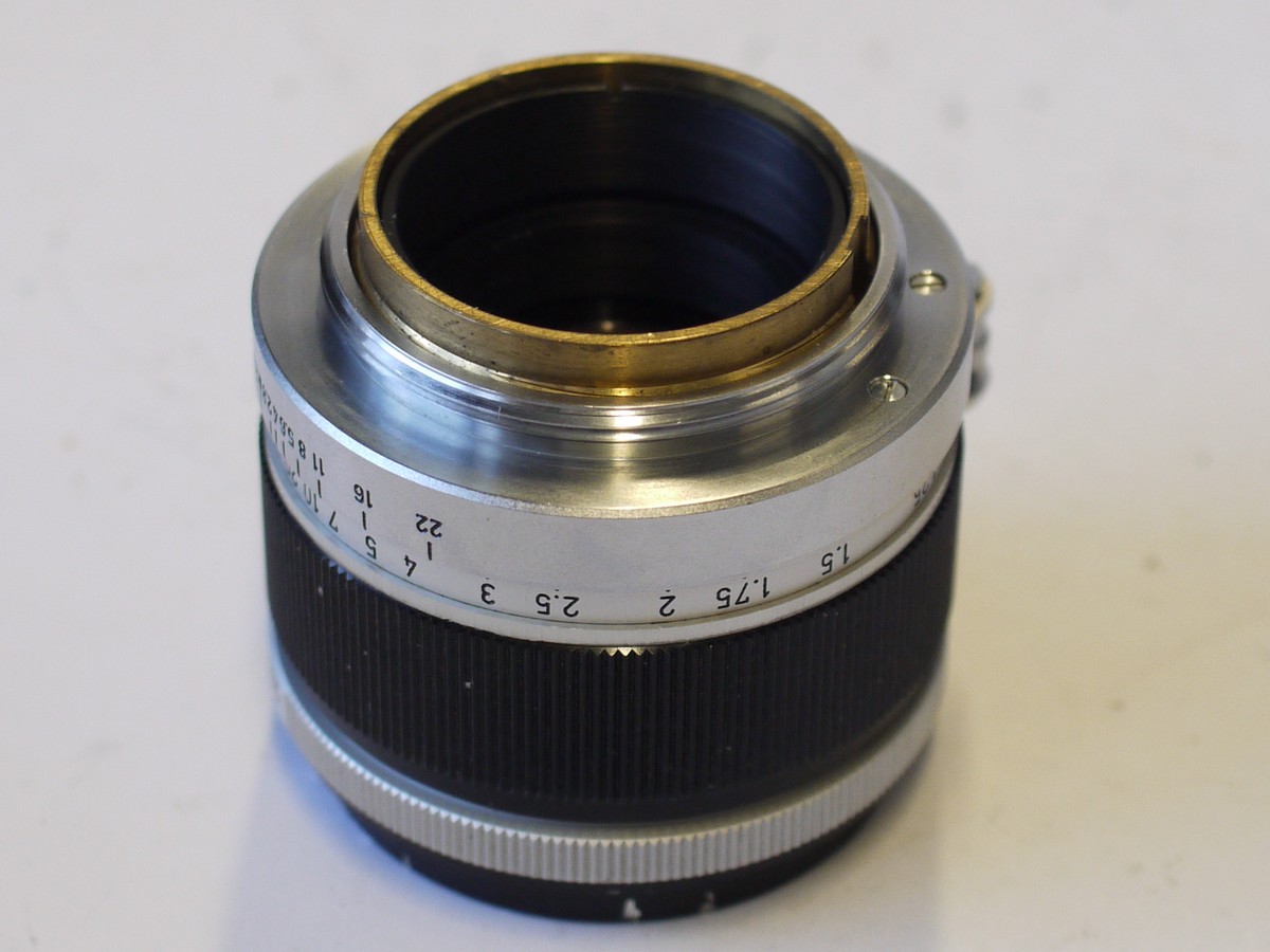 mwclassiccameras-20230929-227 Canon 50mm f2.8 black & chrome Leica L39 RF screw mount lens