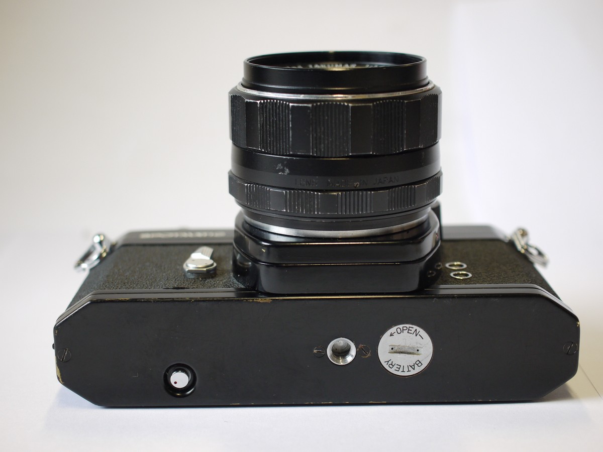 mwclassiccameras-20231020-11 Honeywell Pentax Spotmatic 35mm SLR, BLACK + 50mm f1.4 Super-Multi-Coated TAKUMAR M42 screw mount lens