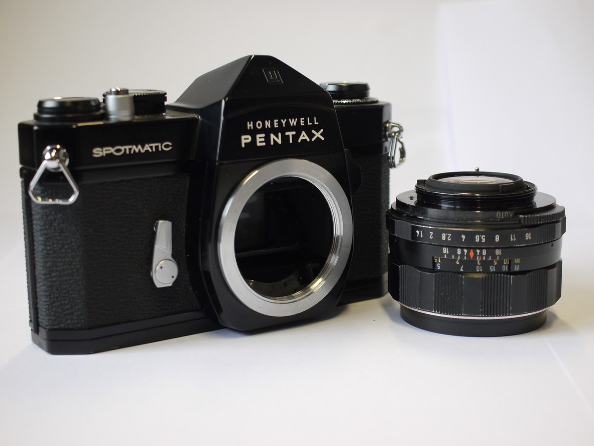 mwclassiccameras-20231020-12 Honeywell Pentax Spotmatic 35mm SLR, BLACK + 50mm f1.4 Super-Multi-Coated TAKUMAR M42 screw mount lens