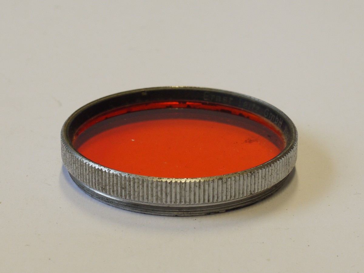 mwclassiccameras-20231020-253 Leitz E41 Orange filter, chrome rim, for 50mm f1.5 Summarit lenses