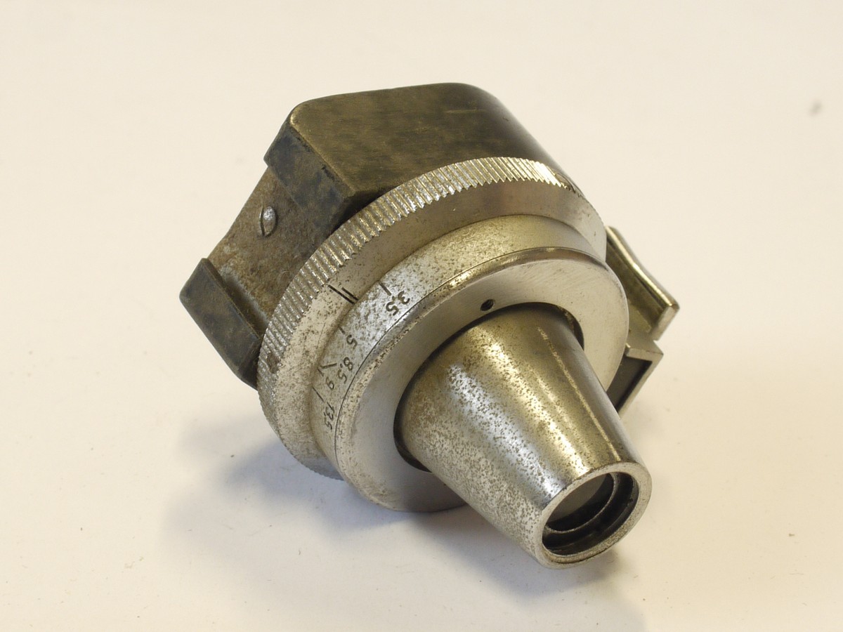 mwclassiccameras-20231020-266 Leitz Universal Multi-Finder, shoe mounting, for 35, 50, 85, 90 & 135mm (VIOOH) NON-WORKING