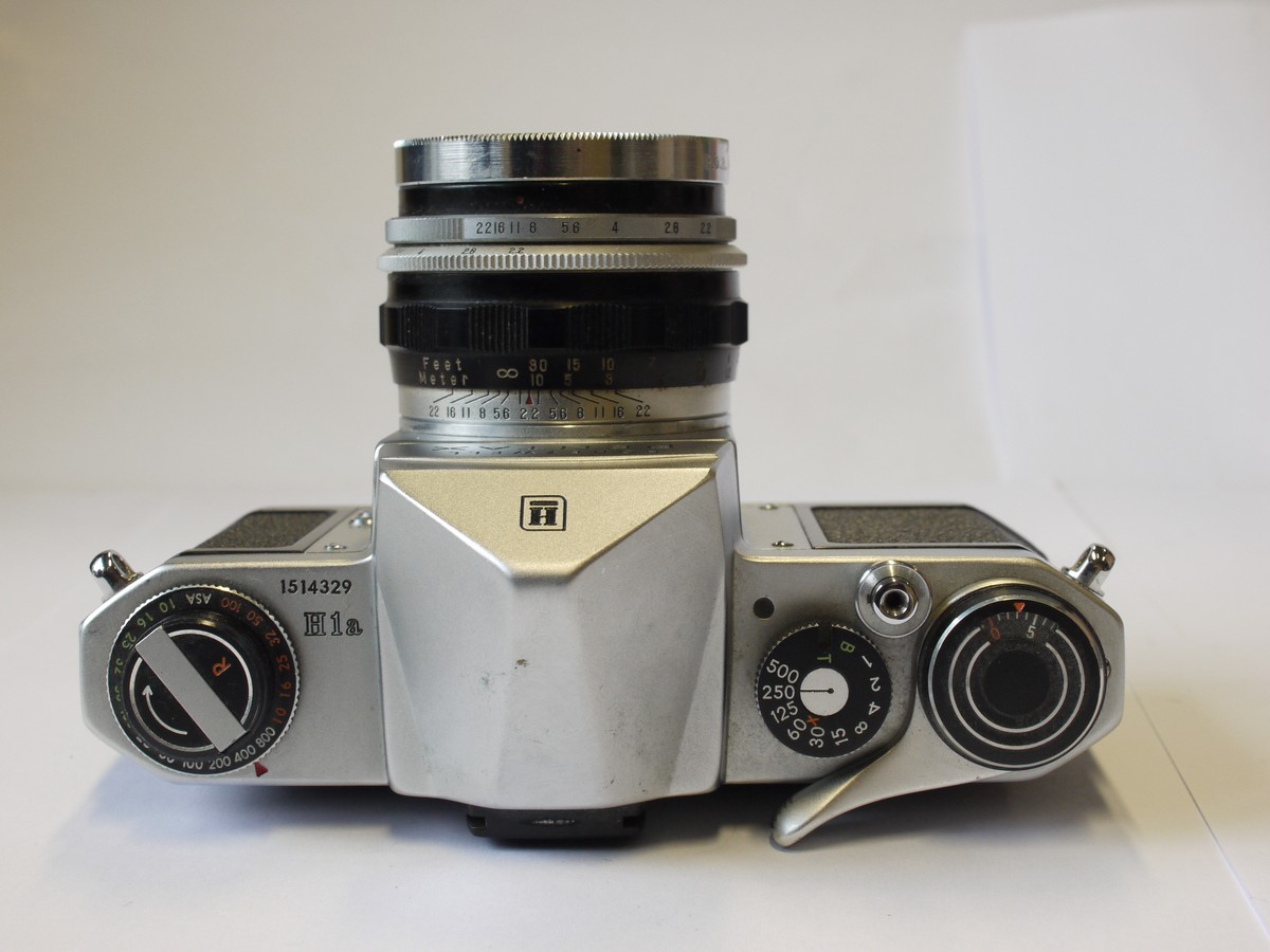 mwclassiccameras-20231020-35 Honeywell Pentax H1a 35mm SLR, chrome + 55mm f2.2 Takumar manual M42 screw mout lens, with BDB Clear filter