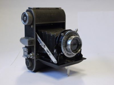Minolta Semi Minolta II 6x4 on 120 folding camera with 75mm f3.5 Promar lens in Konan-Flicker shutter